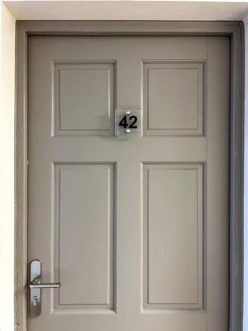 Appartement 42 ฟอร์-เดอ-ฟร็องส์ ภายนอก รูปภาพ